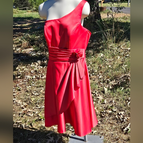NWOT Mori Lee RN 21360 Red With Rose Prom Dress - Picture 2 of 8